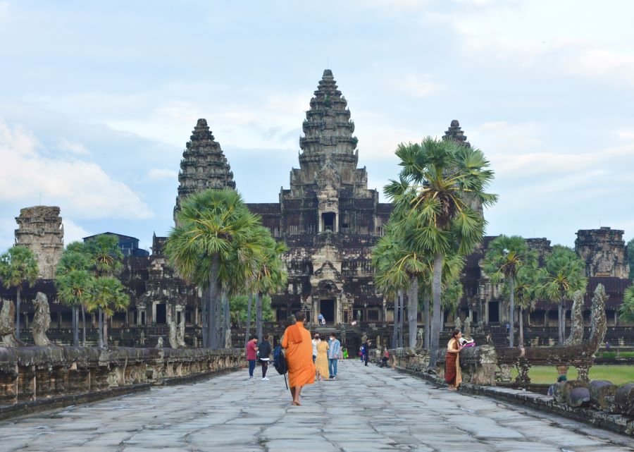 7-Day Phnom Penh to Angkor Wat E-Bike Tour: Ultimate Cambodia Adventure